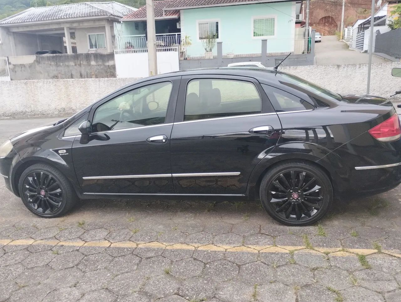 Fiat Linea Absolute 1.9/1.8 Flex Dualogic 4P 2012 - Foto 2