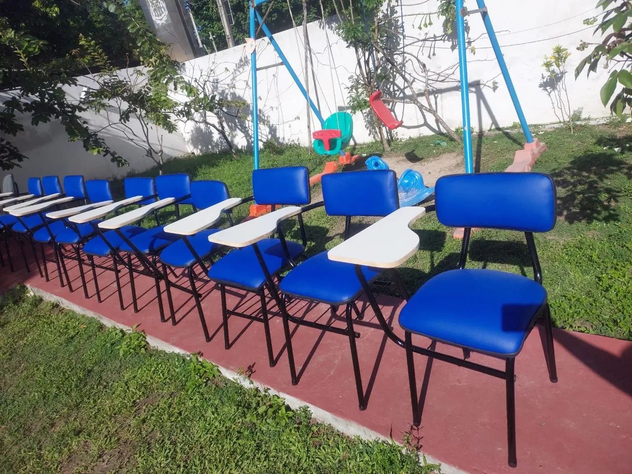 Cadeiras escolares estofadas