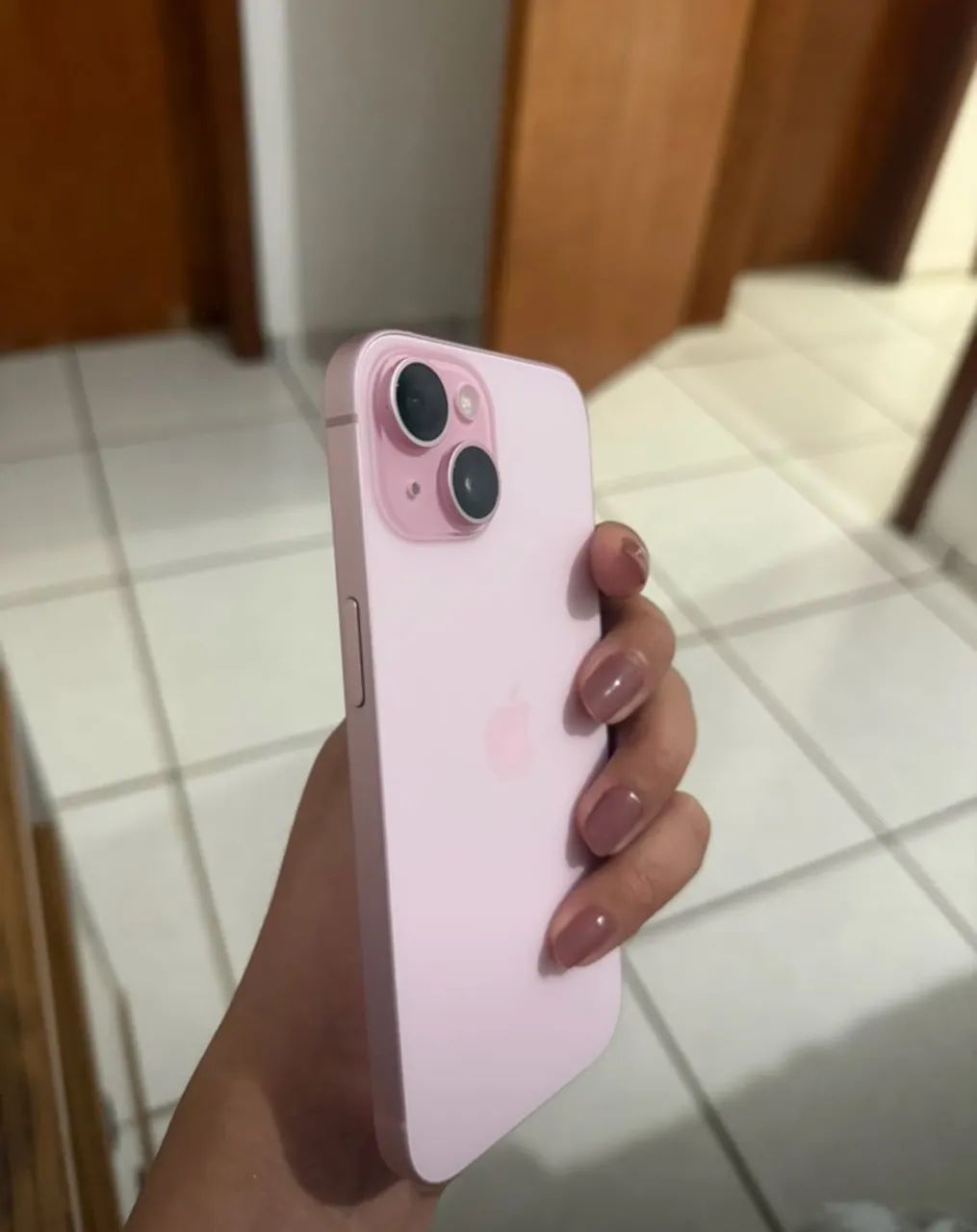 iPhone 15 128 gigas, 2500$