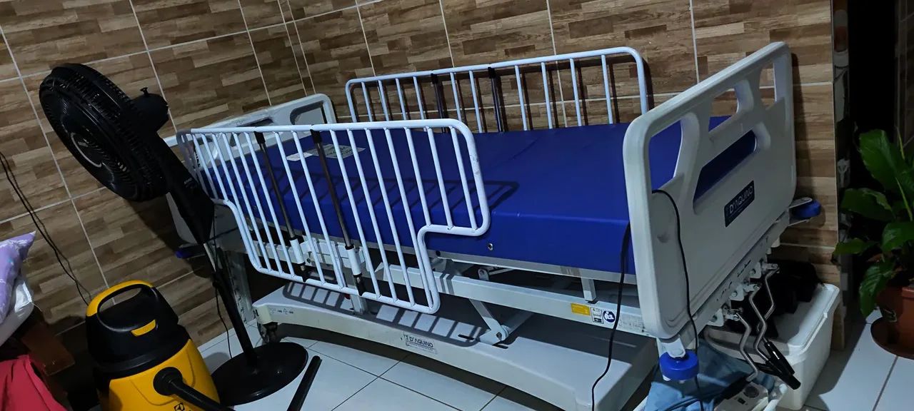 Cama hospitalar  vom colchão excelente material - Foto 3