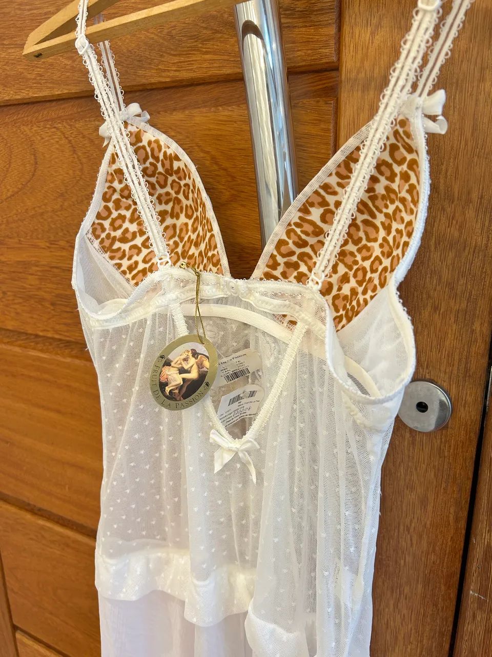 CAMISOLA BRANCA LONGA COM ETIQUETA - Foto 2
