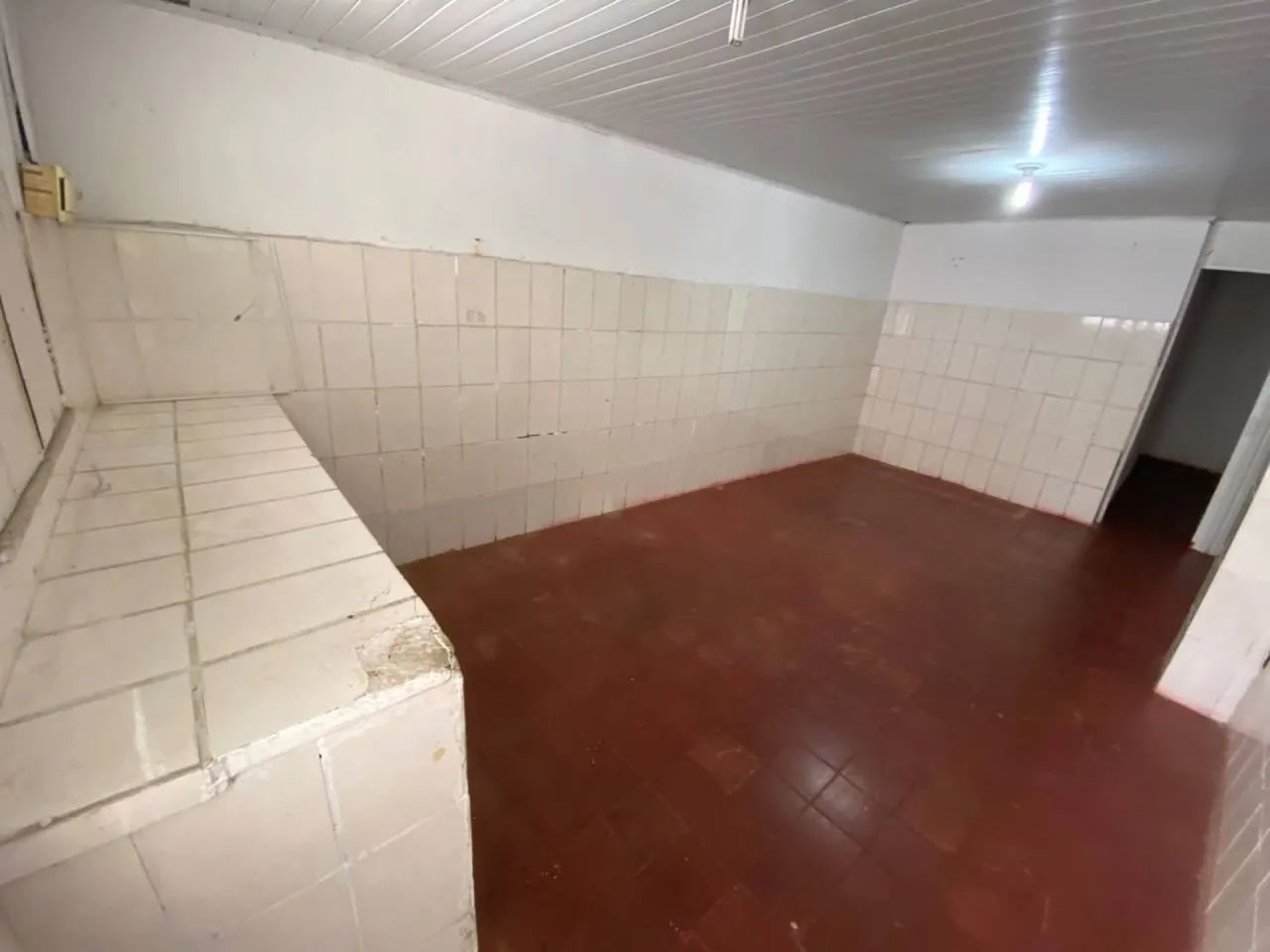 ALUGA-SE CASA PARA COMÉRCIO NO CENTRO NA RUA SIRIRI - Foto 2