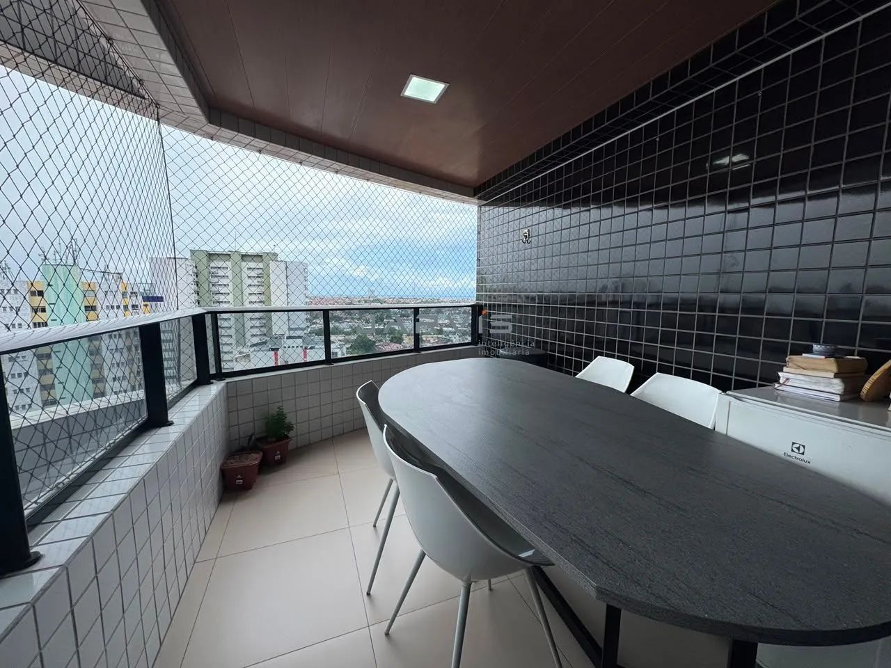 Vendo apto de 136 m2 com 3 quartos - Farol - Foto 2