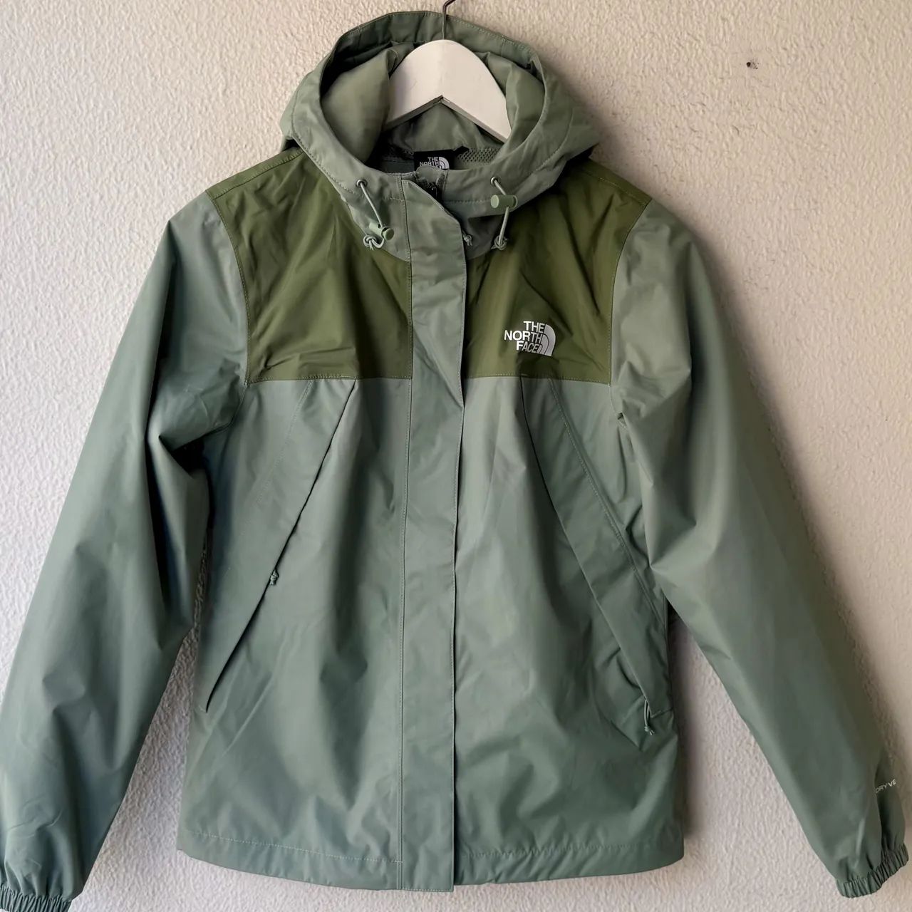     Jaqueta The North Face DryVent Feminina NOVA