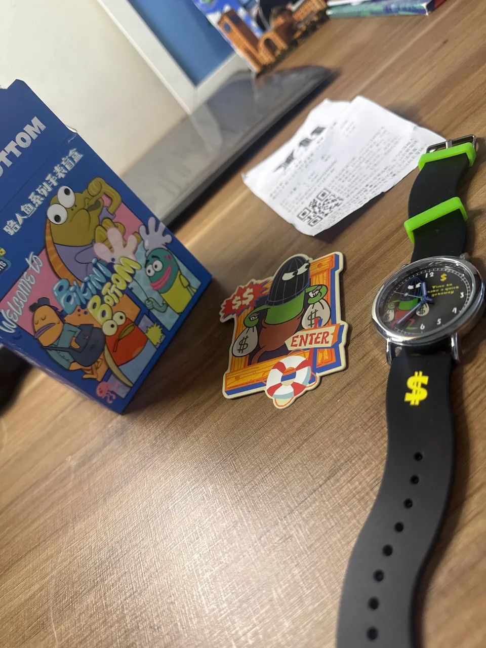 Relógio bob esponja novo