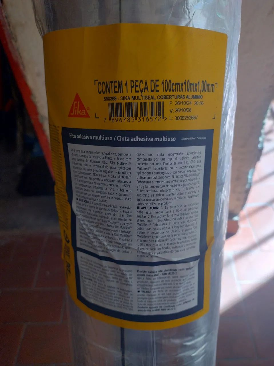 Manta asfáltica adesiva aluminizada.