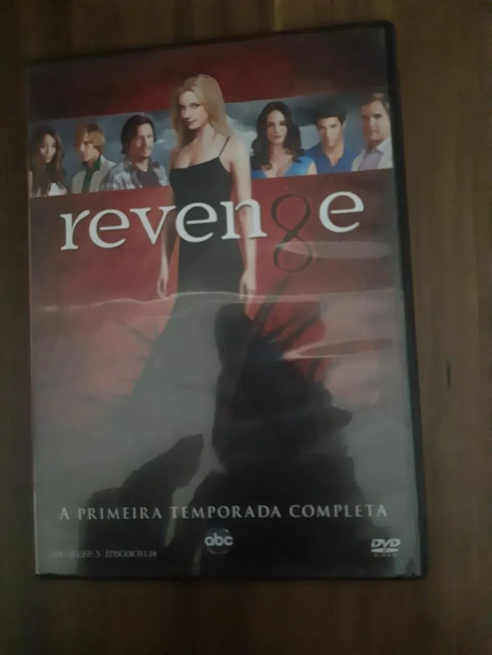 Dvds Revenge 1 temporada completa  - Foto 2