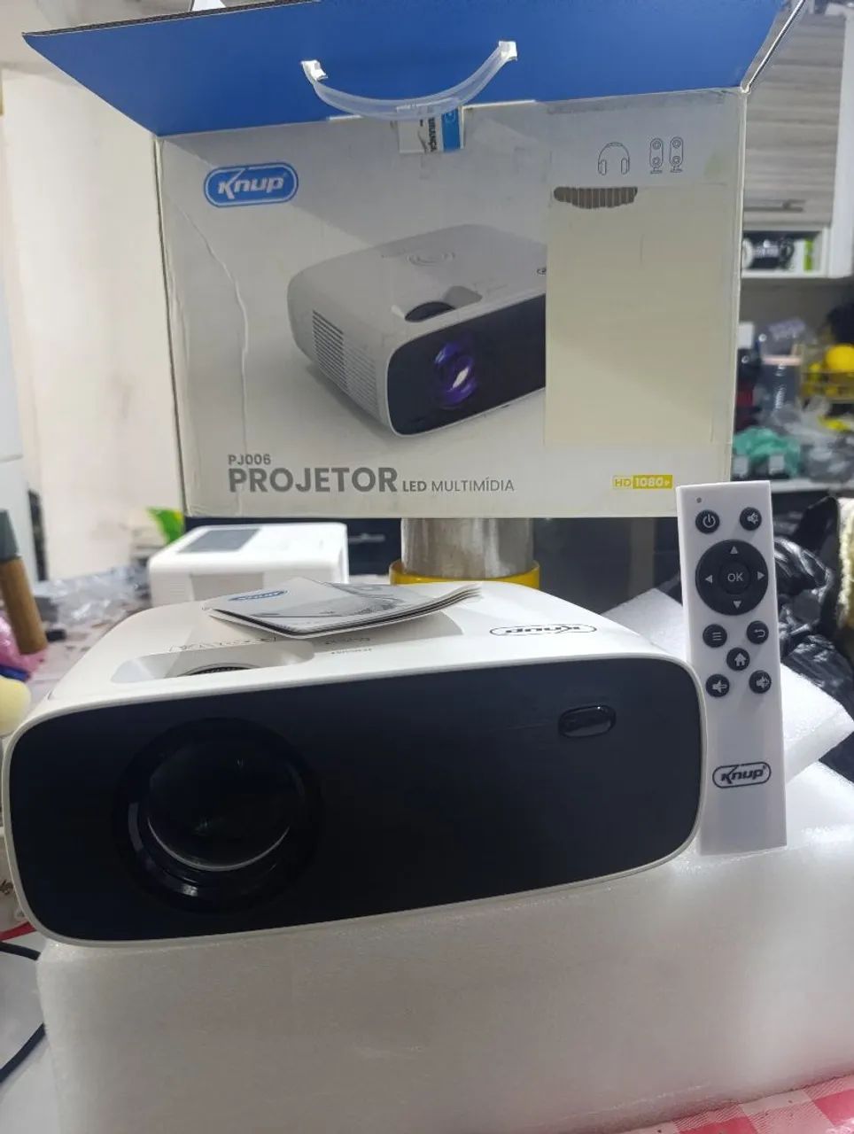Retro projetor Android novo na caixa metade do preço  - Foto 3