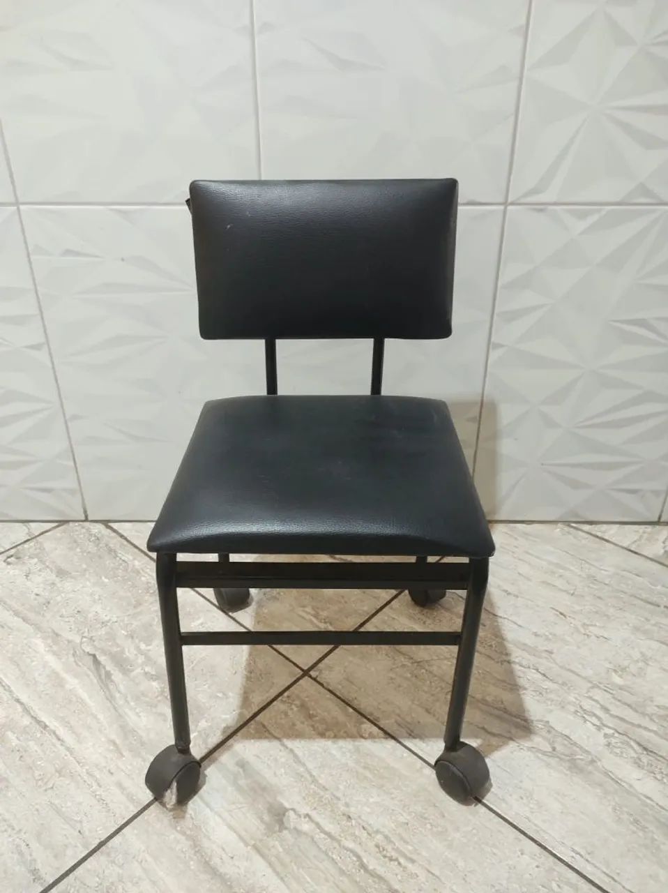 Cadeirinha de manicure, simples. - Foto 4