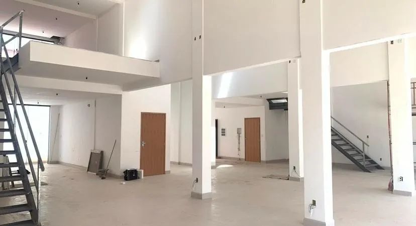 Lojão com 330m2  - Alphaville - Rio das Ostars  - Foto 4