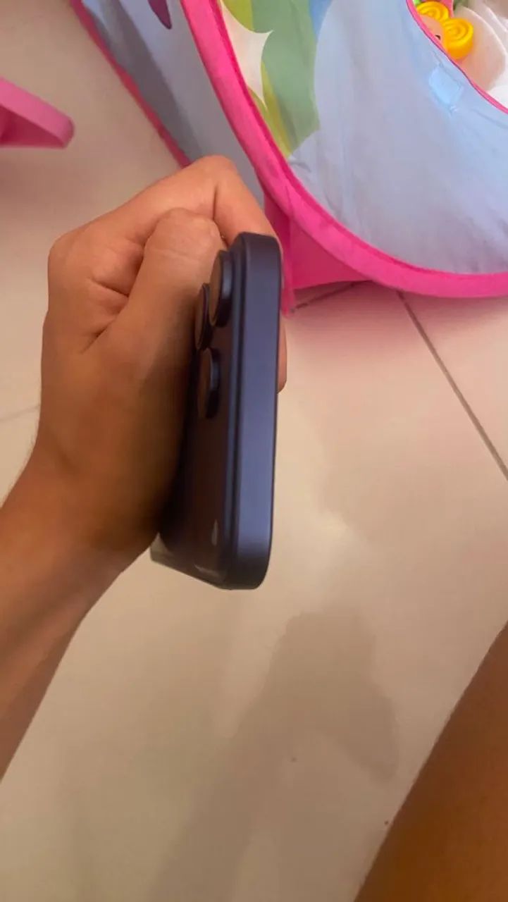 Vendo iPhone 11 com fundi do 17 pró  - Foto 2