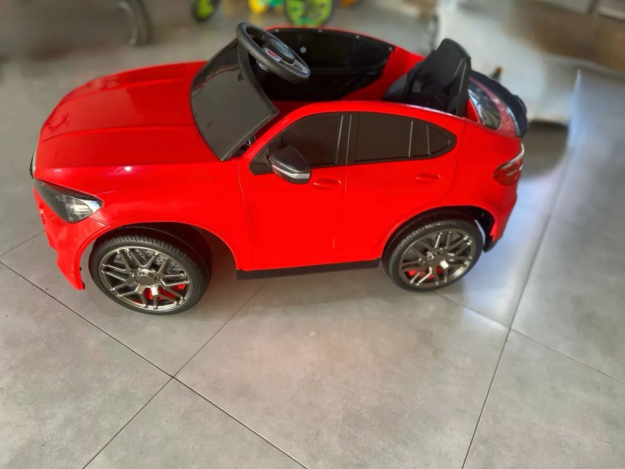 Carro infantil elétrico BMW