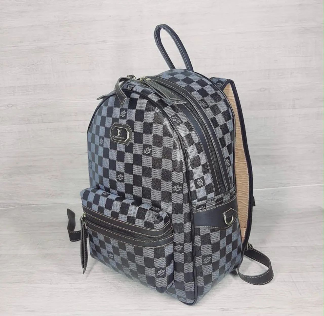 Mochila Preta Louis Vuitton