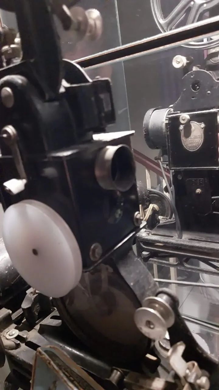 Raro Projetor da Pathé Filmes - 1920 - funcionando - conservadíssimo - Foto 2