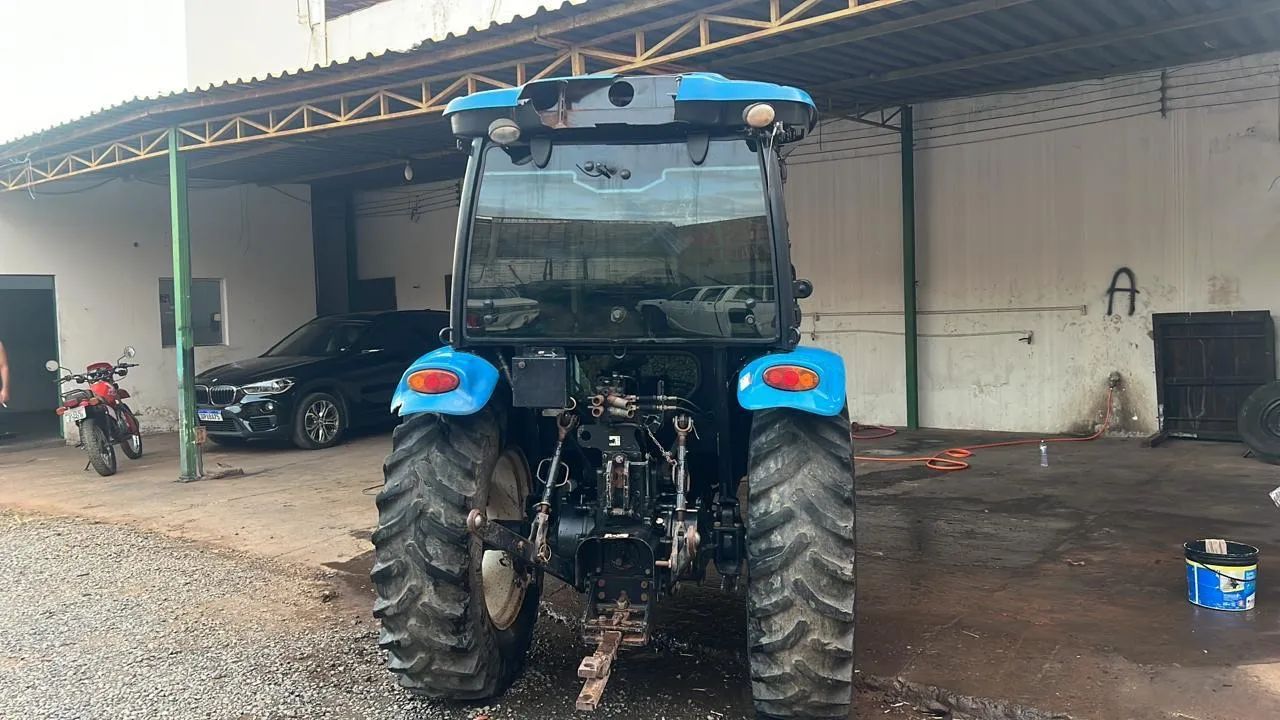Trator LS U60 - Foto 5