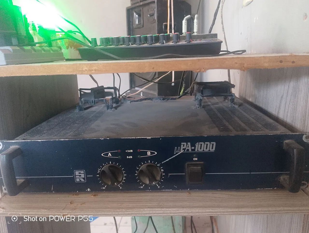 Amplificador e mesa de som 