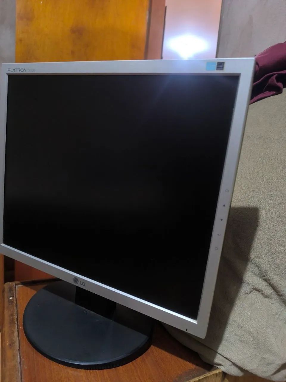 Monitor LG Flatron L1752S-SF.  - Foto 4