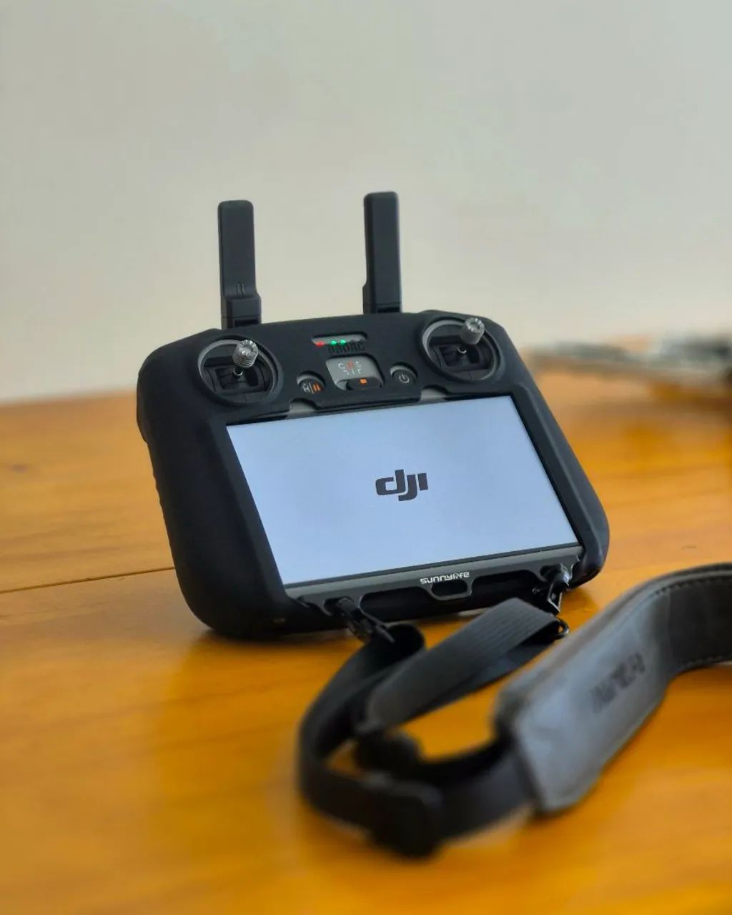 DRONE DJI FLIP COM 6 BATERIAS - Foto 2