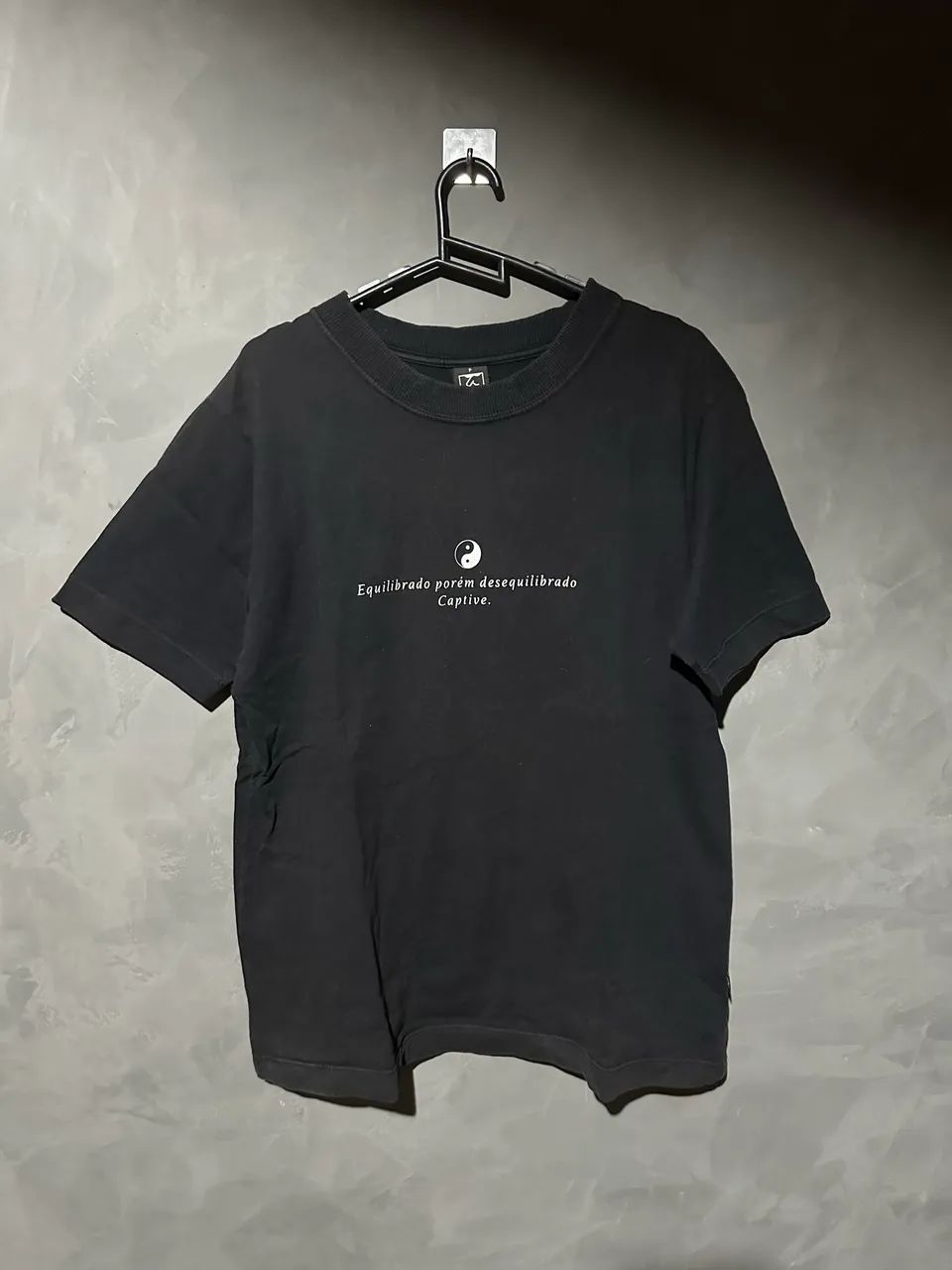 Camiseta Captive P - Original  - Foto 2