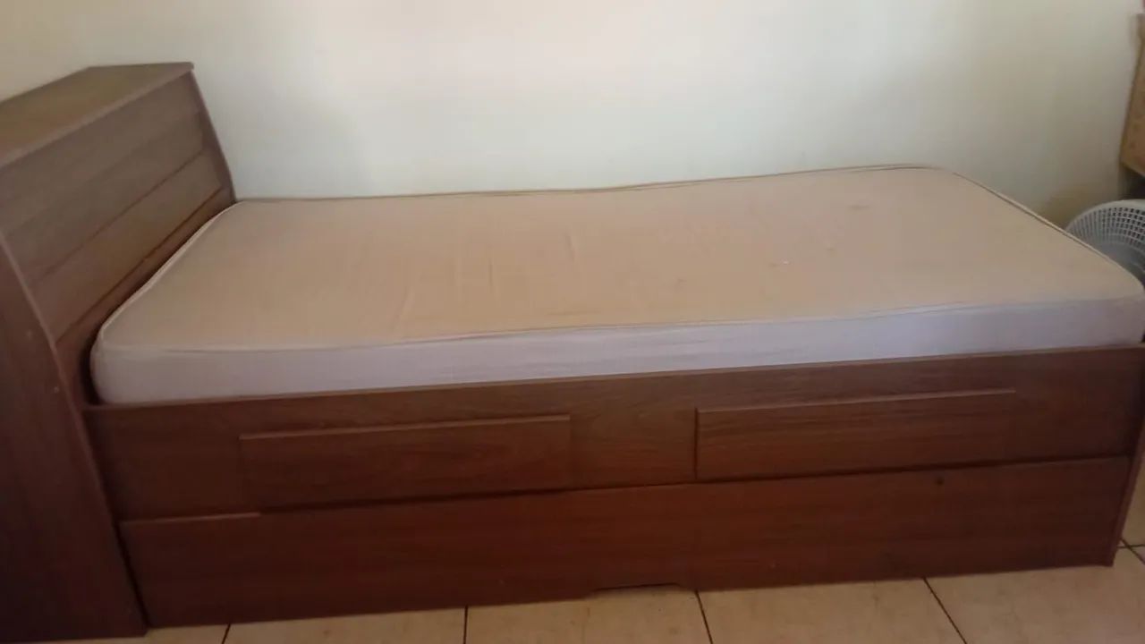 Cama com baú, colchão, gavetas e cama auxiliar.  - Foto 2