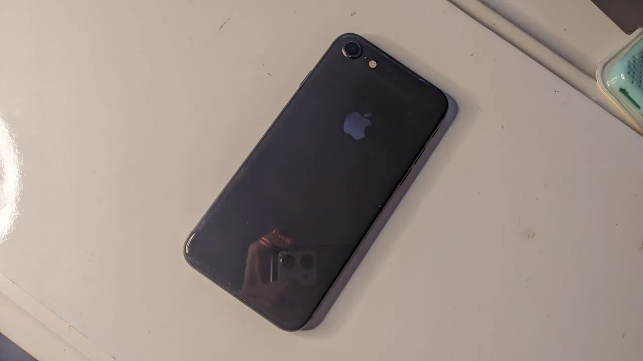 iPhone 8 Preto em Perfeito Estado Original + Caixa + 2 Capinhas - Foto 3