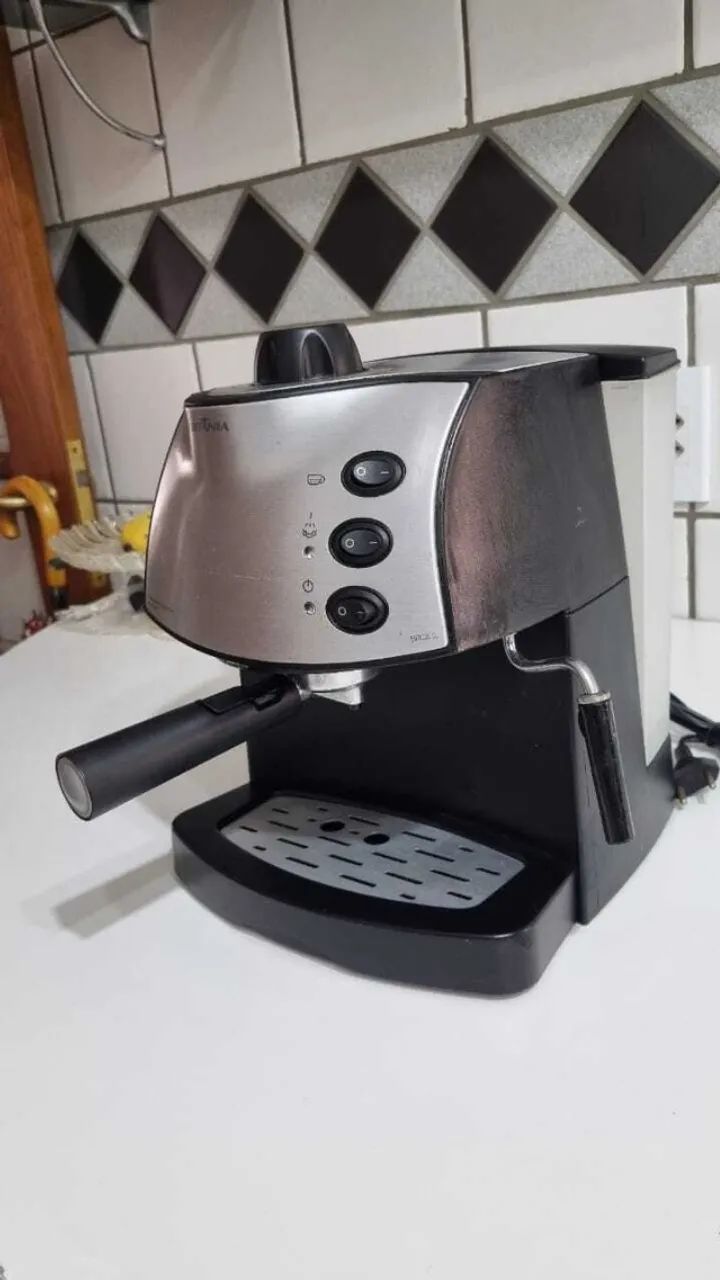 Cefeteira Expresso Britânia BRCE2 Preto/Prata - Foto 3