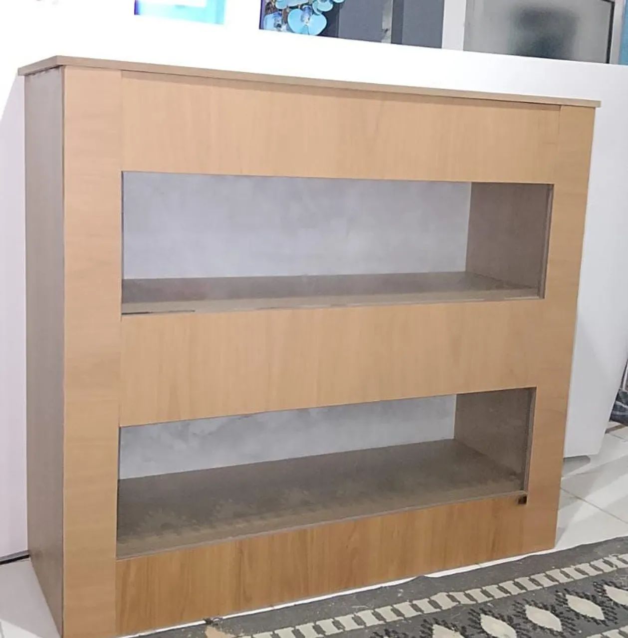 Vendo balcão vitrine novo 100% mdf