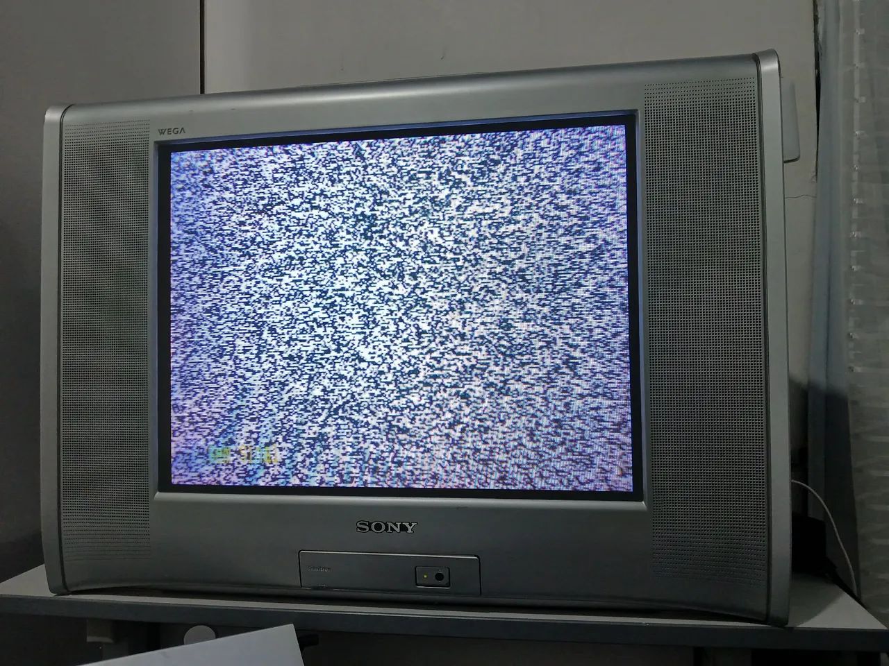 TV Sony Wega Trinitron KV-FS140