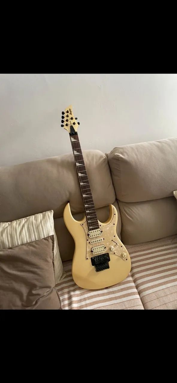 Guitarra memphis mg330