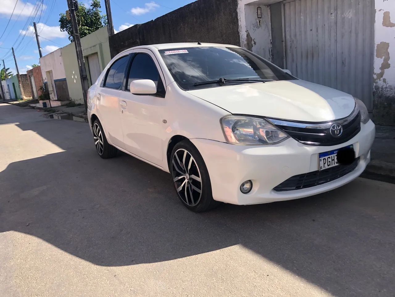 Toyota Etios ETIOS XLS Sedan 1.5 Flex 16V 4p Mec. 2013
