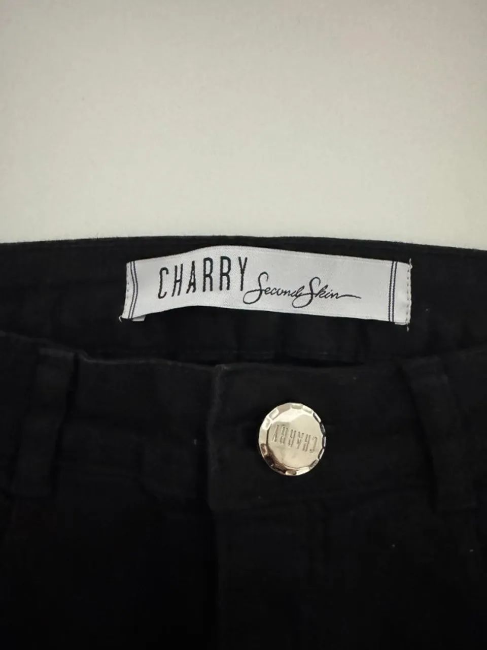 Calça Skinny Destroyed com termocolantes - Charry - Foto 2