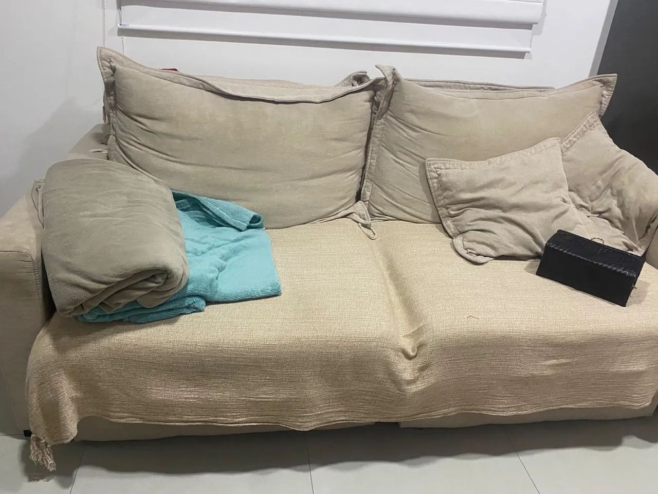 sofá 2 lugares bege - Foto 3