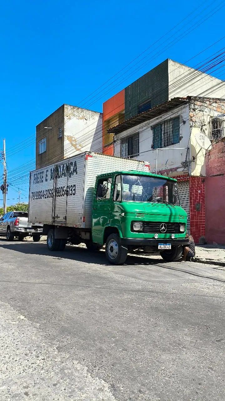 Fretes e mudanças com caminhão baú  - Foto 2