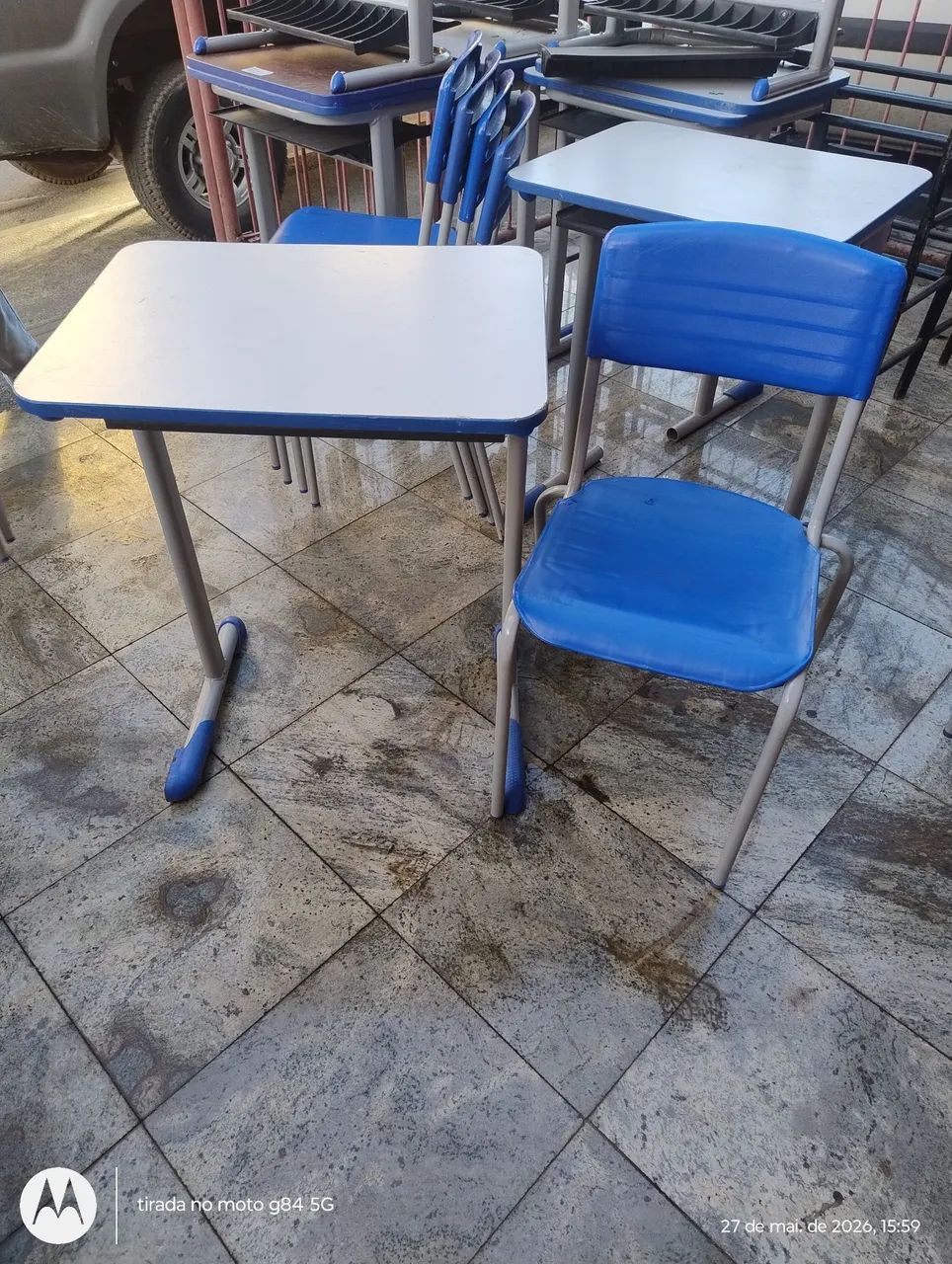 conjunto escolar mesa e cadeira 150,00
