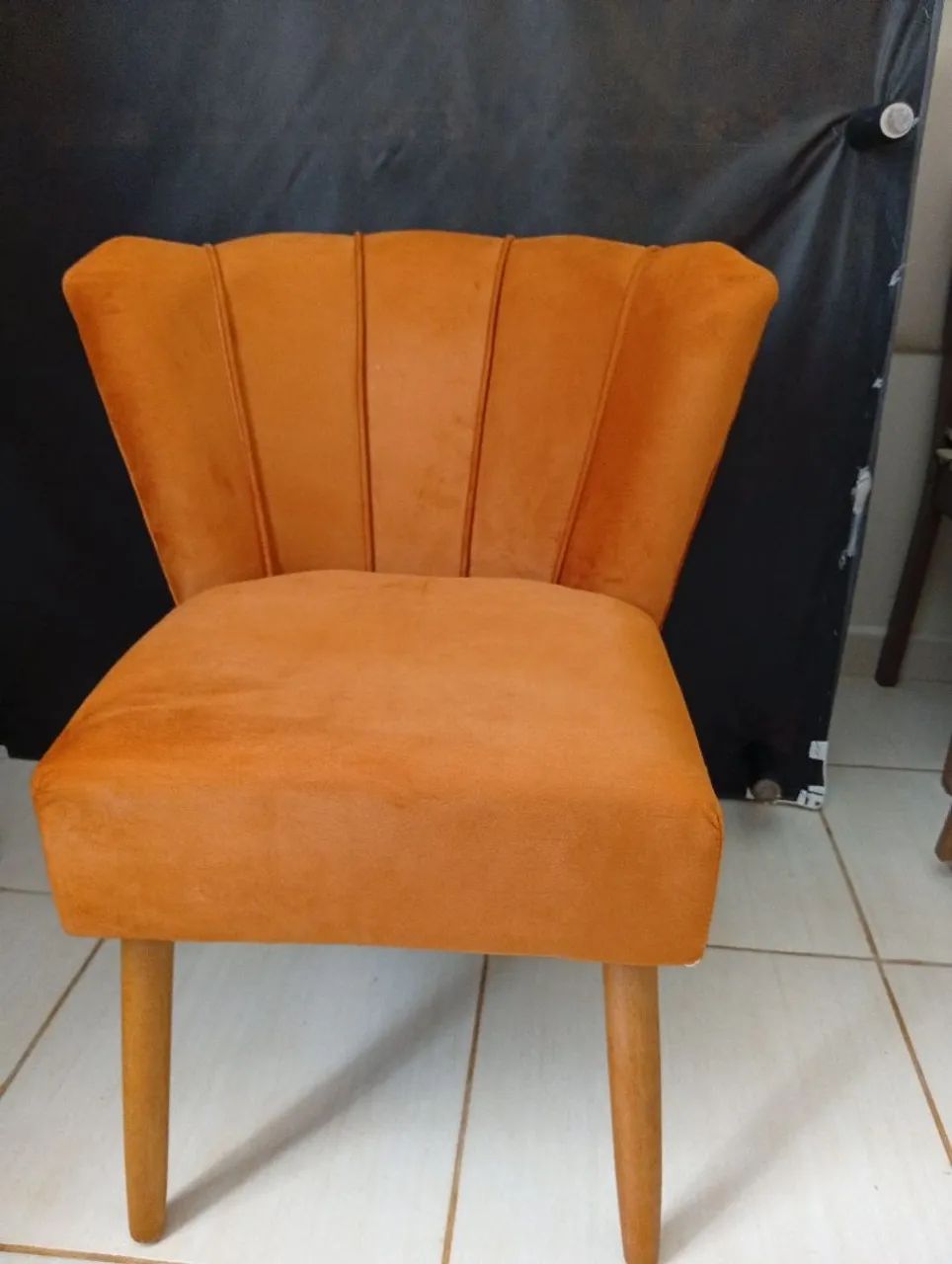 Cadeira Pétala pés palito - Foto 2