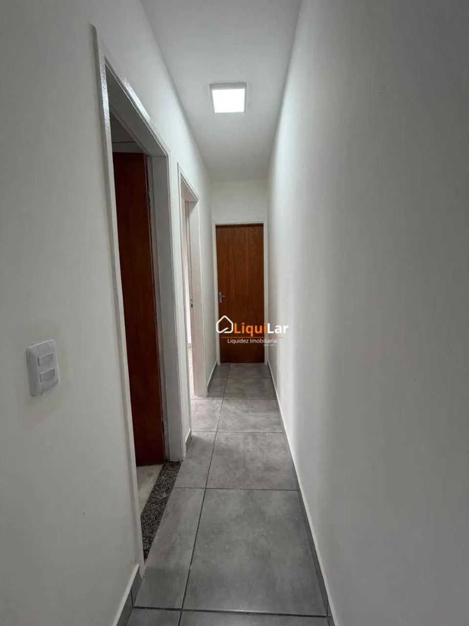 Jardim Noroeste com 2 Quartos, Amplo Quintal e Totalmente Reformada - Foto 2
