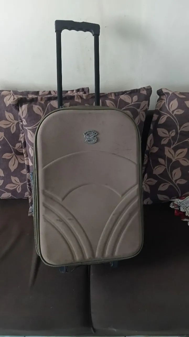 Mala 10kg com avaria na lateral 