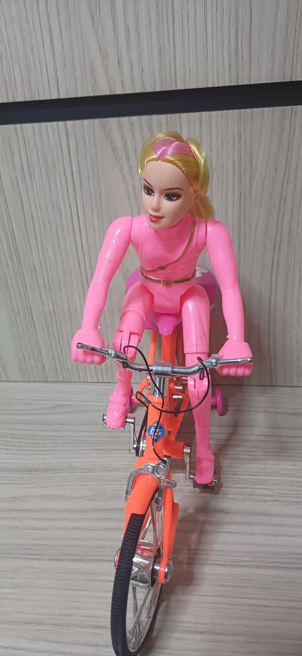 Boneca Barbie com Bicicleta  da Mattel.  - Foto 4