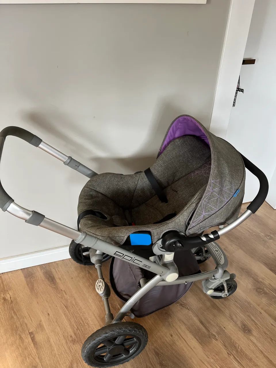 Vendo Carrinho Bebê, marca Infanti 