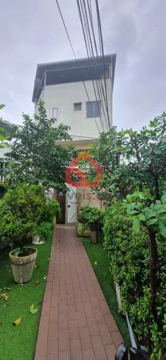 Casa de rua : / Residencial / Pechincha