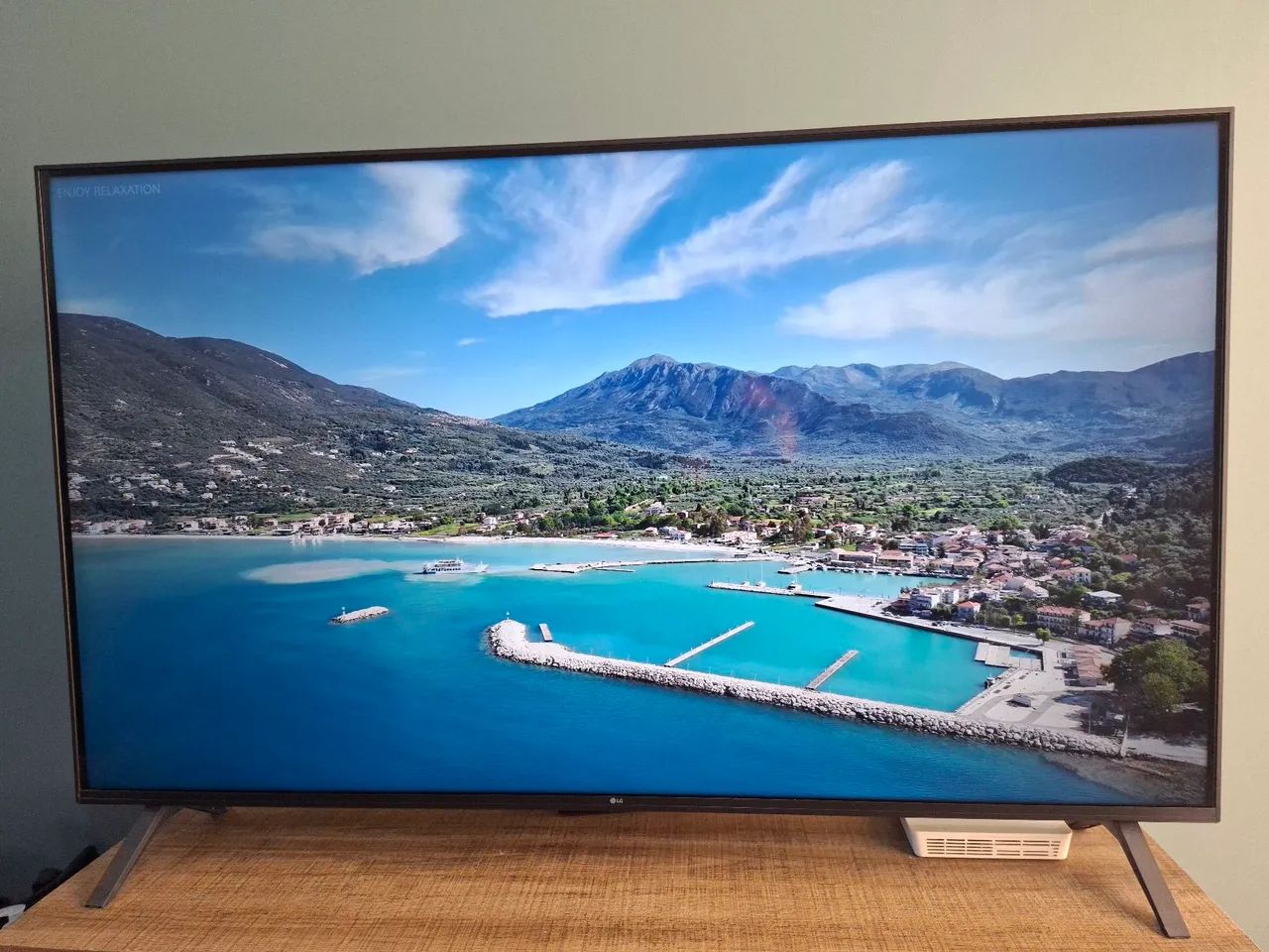 Smart TV LG UHDR AI 55" weBOS 25. - Foto 2