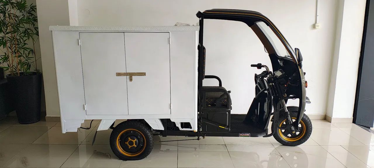Tuk Tuk  elétrica com. Baú 