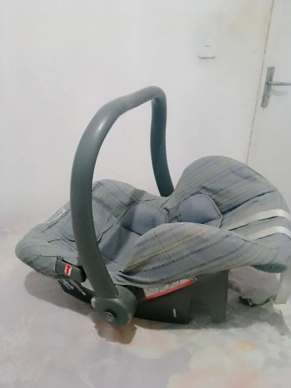 Vendo cadeirinha para bebê, em bom estado.