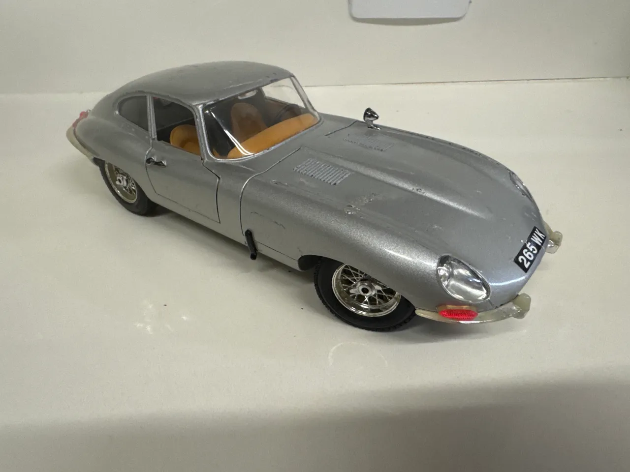 Top Miniatura Buick Century 1955 - Mira Golden Line - escala 1/18