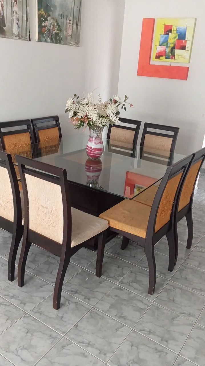 Mesa de vidro com 8 cadeiras 
