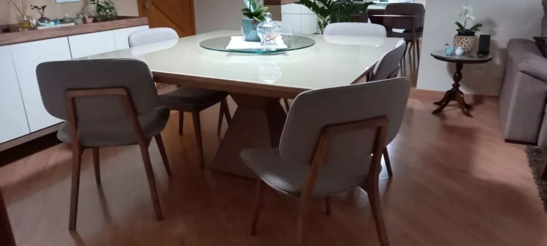 Mesa jantar quadrada com 6 cadeiras