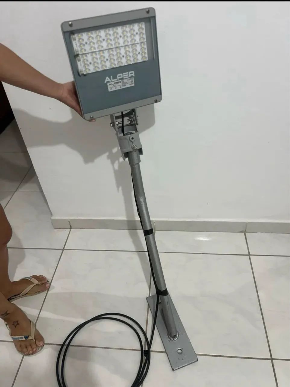 Refletor LED ALPER 150W com Suporte 