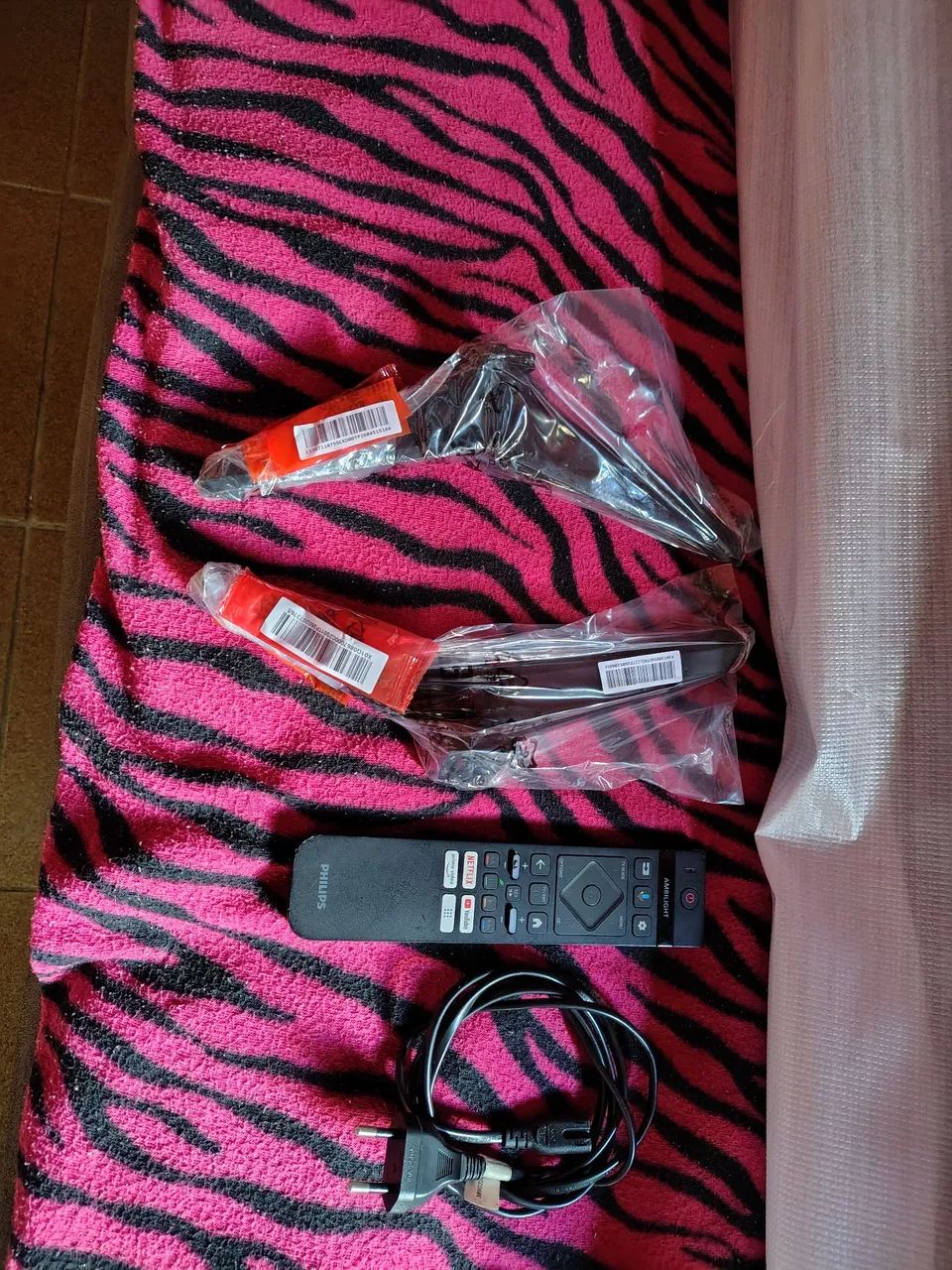 Tv Philips 58 polegadas com a tela quebrada nova menos de um ano  - Foto 4