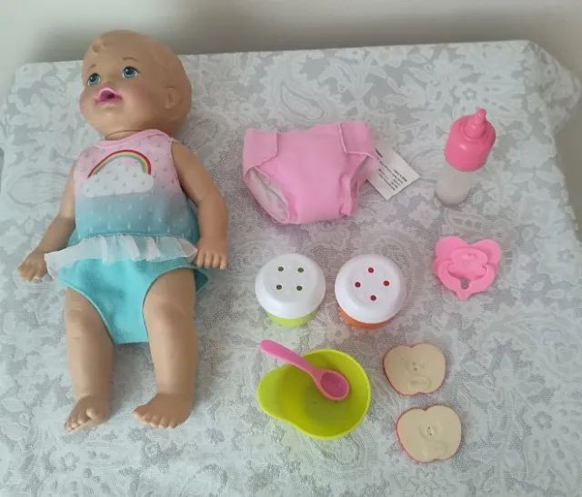 Boneca Little Mommy Bebê faz xixi e acessorios de papinha - Foto 3