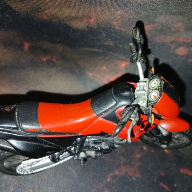 MININATURA DA MOTO DUKE KTM VERMELHA E PRETA - Foto 3